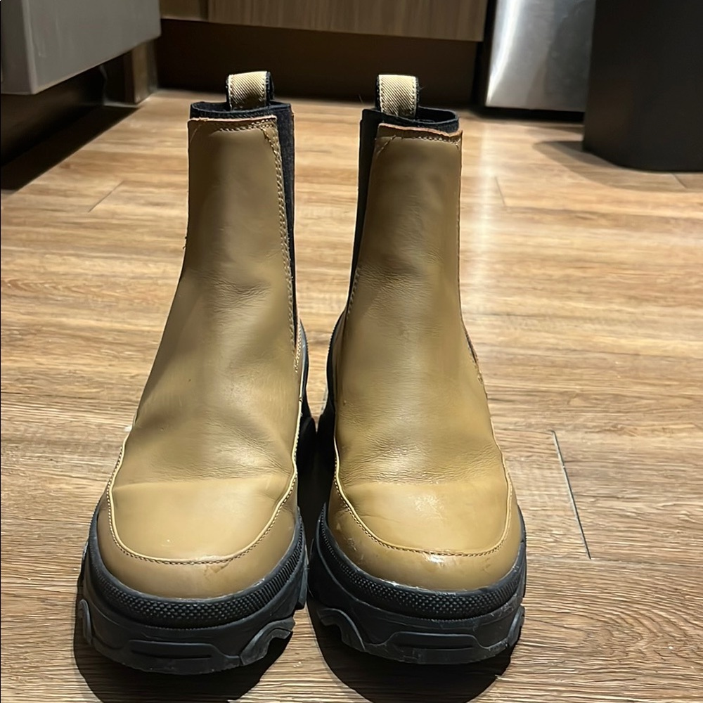 SOREL Tan Leather Snow Boots